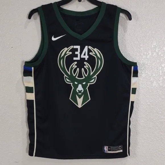 NBA Nike Black and Green Bucks Jersey - Picture 6 of 17